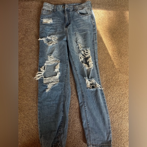 high waisted boyfriend jeans - Picture 2 of 3